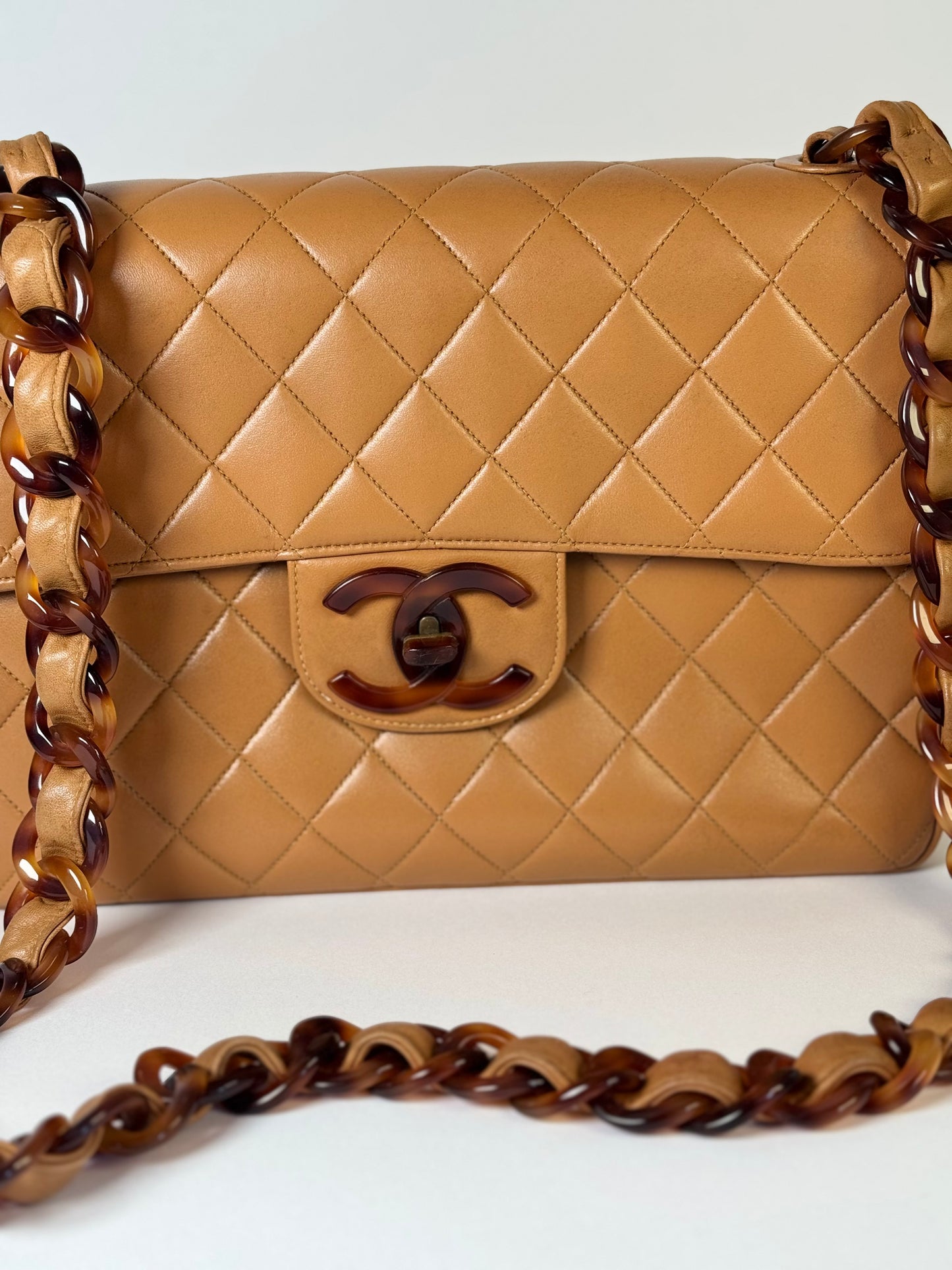 Chanel vintage jumbo