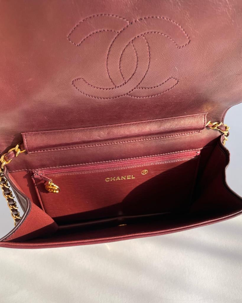 Chanel vintage shoulder bag
